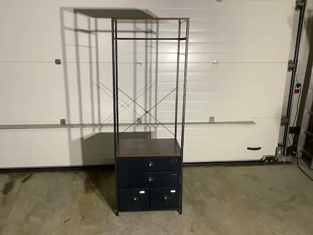 Kledingkast (4x) - afbeelding 1 van  4