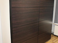 Kledingkast met twee schuifdeuren. afmeting 200 x 66 x 202 cm. - afbeelding 2 van  3