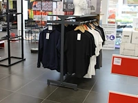 Kledingrek dubbelzijdig afm. 130 x 60 x 134cm. exclusief kleding - afbeelding 1 van  3