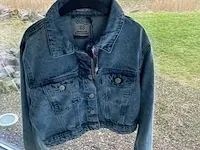 Kledingrek met 52 stuks kinderkleding - afbeelding 9 van  11