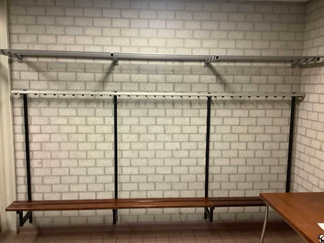 Kleedkamerbanken (5x) - afbeelding 1 van  4