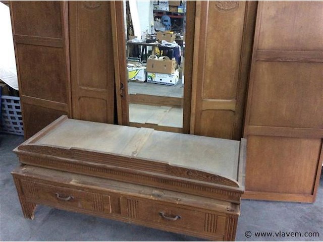 Kleerkast met spiegel - afbeelding 1 van  3