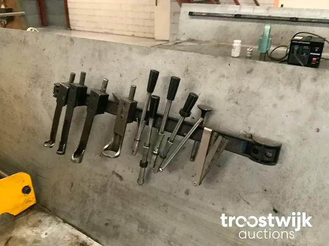 Klepdemontage apparaat - afbeelding 8 van  9