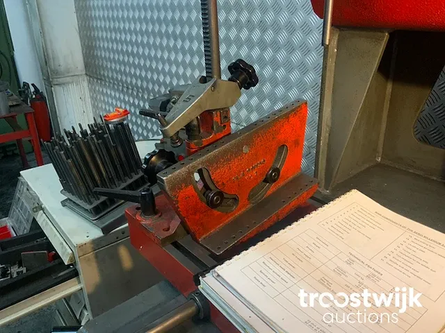 Klepzittingfreesmachine - afbeelding 3 van  17