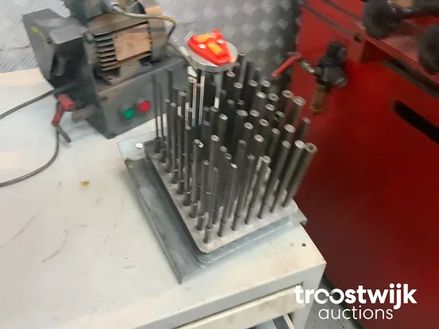 Klepzittingfreesmachine - afbeelding 6 van  17