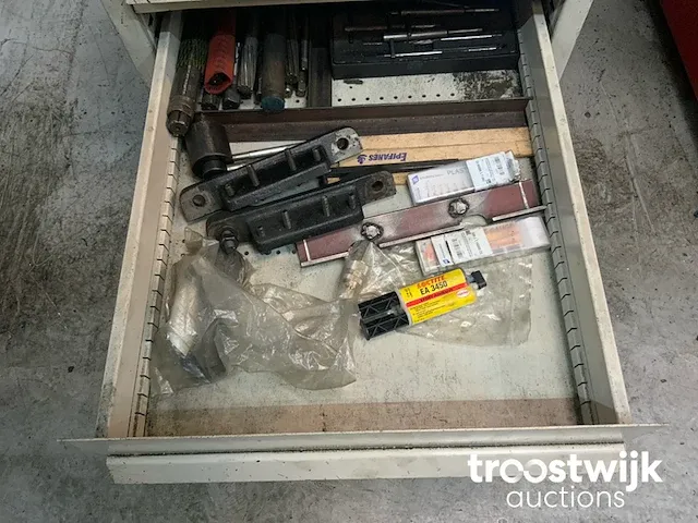 Klepzittingfreesmachine - afbeelding 10 van  17