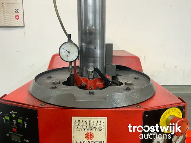 Klepzittingfreesmachine - afbeelding 14 van  17