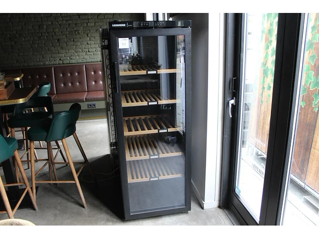 Klimaatkast liebherr vinothek. afmeting 59 x 73 x 165 cm. - afbeelding 1 van  3