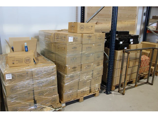 Klinische handgel. ruim 2500 flesjes 125 ml op pallet. - afbeelding 1 van  3