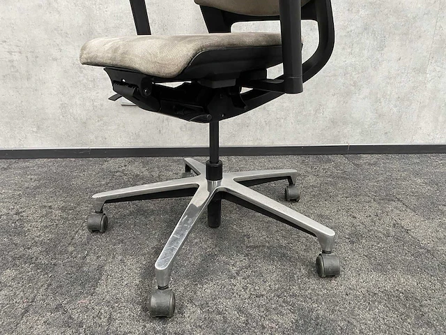 Klober - ergonomische bureaustoel - afbeelding 13 van  14