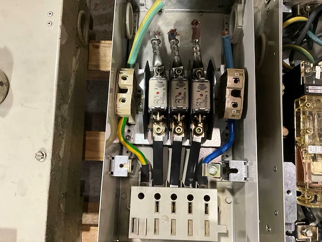 Klockner-moeller bd2-ak31 schakelkast 380v-690v - afbeelding 2 van  7