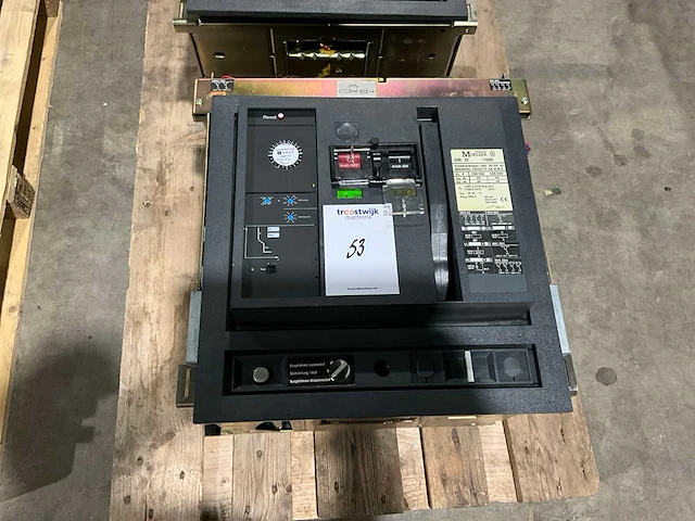 Klöckner moeller izm 32-1600 circuit breaker - afbeelding 1 van  5