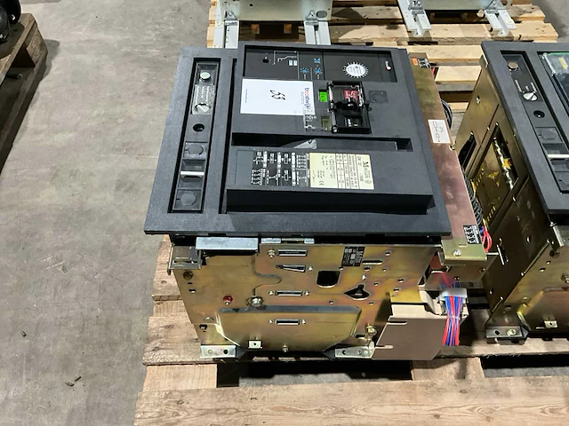 Klöckner moeller izm 32-1600 circuit breaker - afbeelding 3 van  5