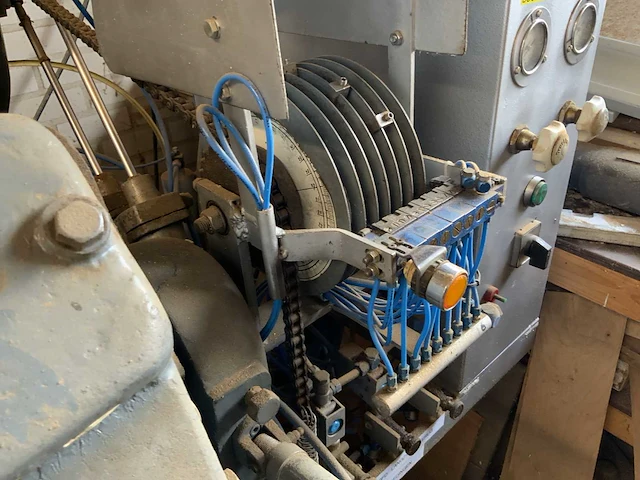 Klompenboormachine - afbeelding 10 van  13