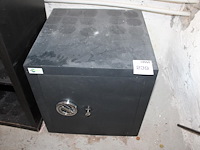 Kluis mb safety. afmeting 50 x 50 x 50 cm. - afbeelding 1 van  2