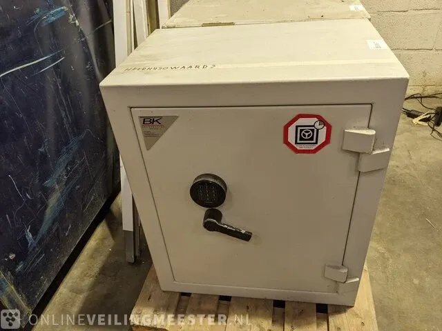Kluis met afstort gedeelte neutron star - afbeelding 2 van  6