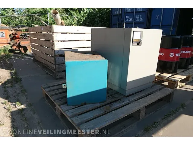 Kluis met metalen kast o.a. lips - afbeelding 1 van  6
