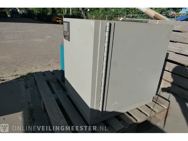 Kluis met metalen kast o.a. lips - afbeelding 4 van  6