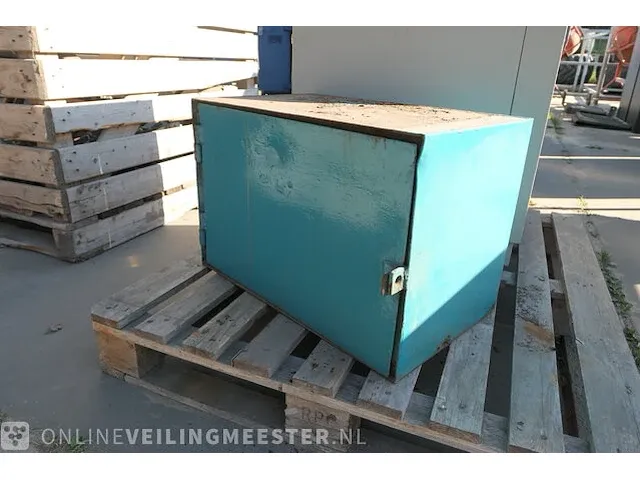 Kluis met metalen kast o.a. lips - afbeelding 5 van  6