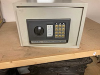 Kluisje (op batterijen) - afbeelding 1 van  3