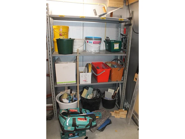 Klus- en bouwmaterialen in klushok w.o. stucadoorsgereedschappen, vd-draad, zandcementmortel, bevestigingsm... - afbeelding 5 van  9