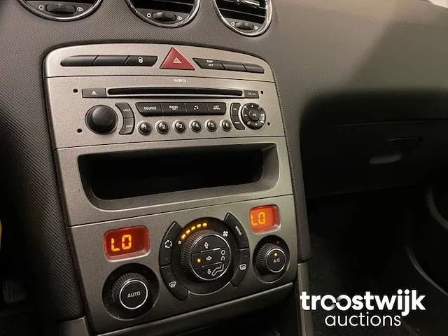 Km! fotos! check! peugeot 308 1.6 thp xt 150pk 2007, 92-kbd-8 - afbeelding 22 van  54
