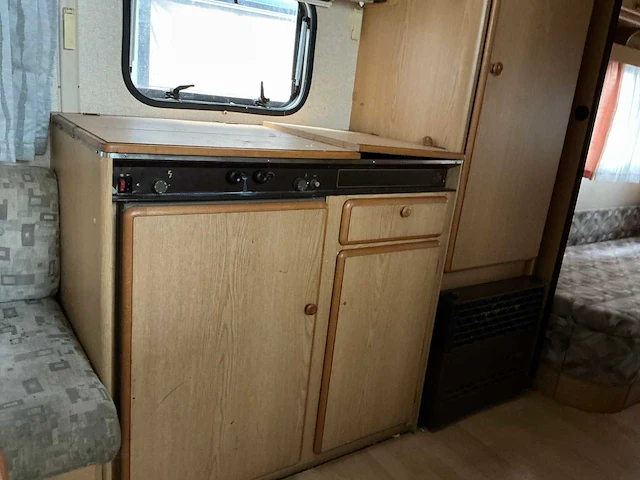 Knaus 8603 caravan - afbeelding 12 van  19