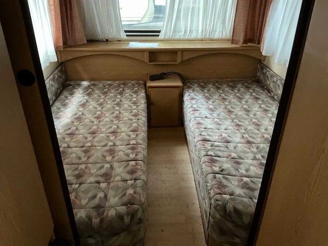 Knaus 8603 caravan - afbeelding 15 van  19