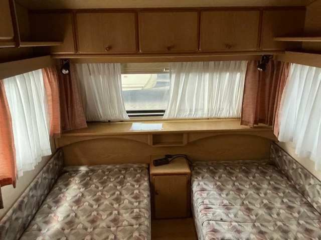 Knaus 8603 caravan - afbeelding 16 van  19