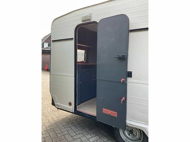 Knaus caravan - afbeelding 4 van  17