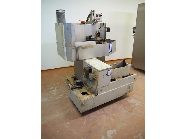 Knecht - afbeelding 2 van  8