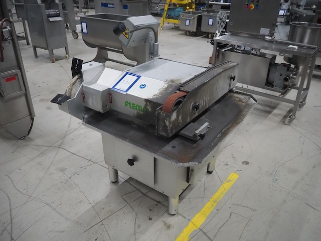 Knecht - afbeelding 1 van  9