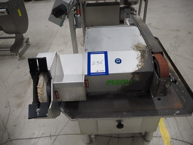 Knecht - afbeelding 5 van  9