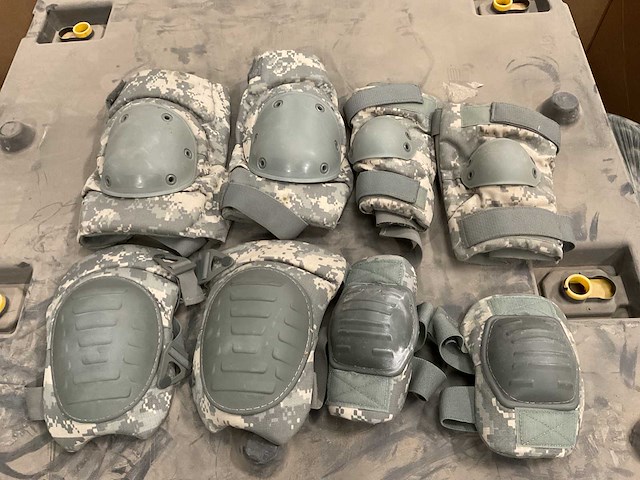 Knee and elbow pad set (150x) - afbeelding 1 van  3