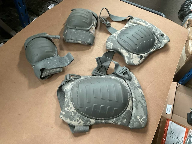 Knee and elbow pad set - afbeelding 2 van  3