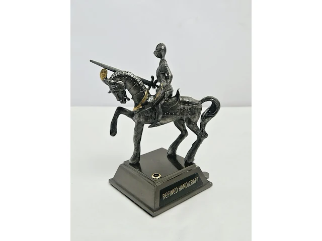 Knight with sword aansteker - afbeelding 1 van  5