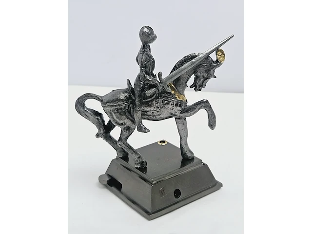 Knight with sword aansteker - afbeelding 4 van  5