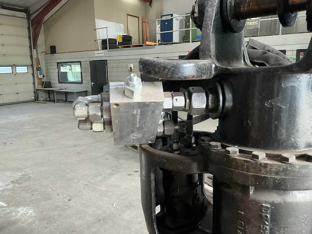 Knijpbak met rotator - afbeelding 2 van  10