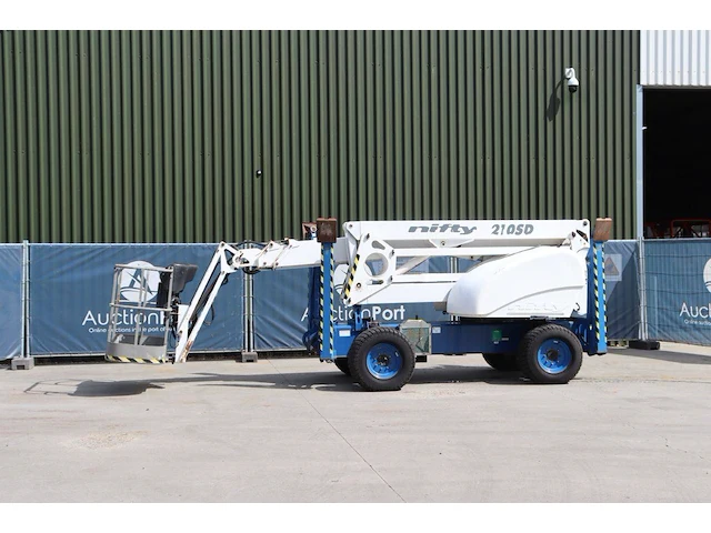 Knikarmhoogwerker nifty 210 sd diesel 21.3m 2006 - afbeelding 1 van  1