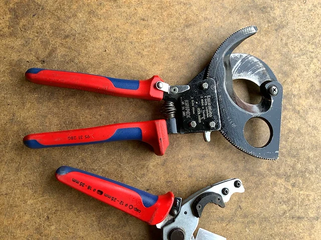 Knipex buissnij, kabelsnij en striptang - afbeelding 2 van  5