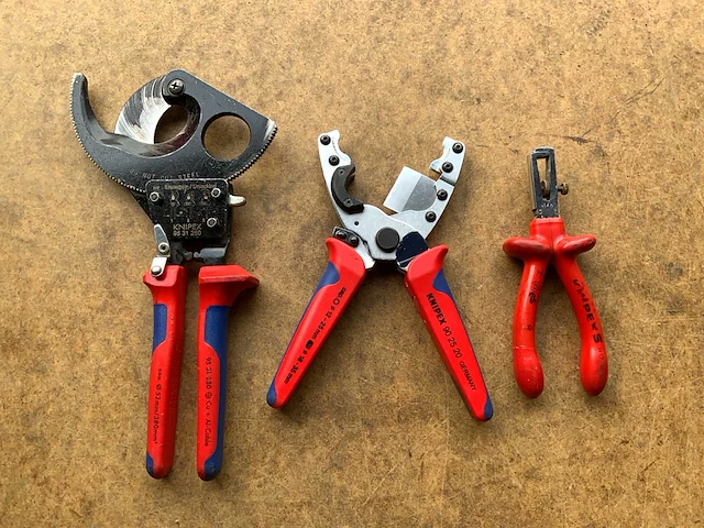 Knipex buissnij, kabelsnij en striptang - afbeelding 1 van  5