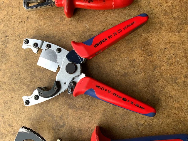 Knipex buissnij, kabelsnij en striptang - afbeelding 3 van  5