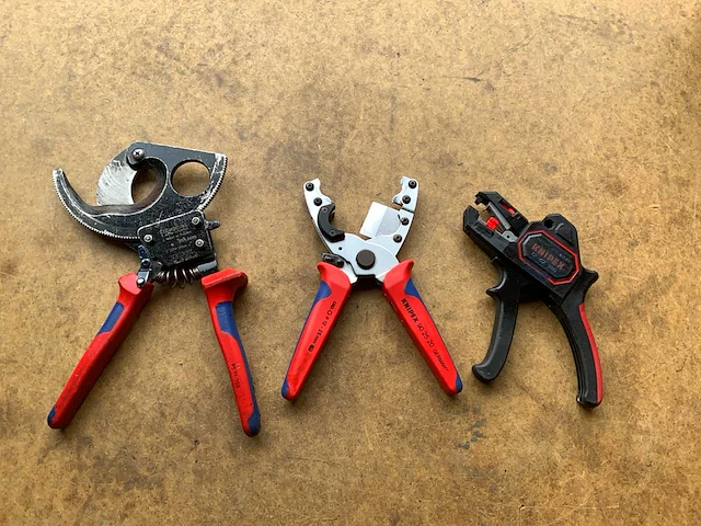 Knipex buissnij, kabelsnij en striptang - afbeelding 1 van  5