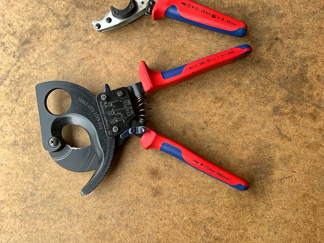 Knipex buissnij, kabelsnij en striptang - afbeelding 2 van  5