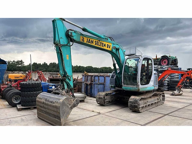 Kobelco - 135 - rupsgraafmachine - afbeelding 1 van  11