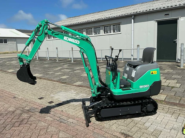 Kobelco sk007 minigraafmachine - afbeelding 1 van  20