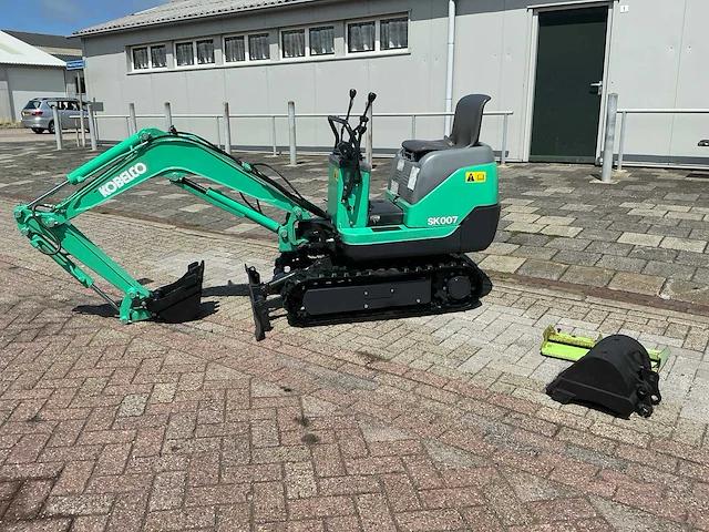Kobelco sk007 minigraafmachine - afbeelding 15 van  20