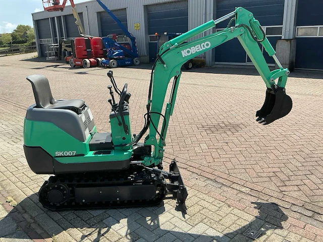 Kobelco sk007 minigraafmachine - afbeelding 19 van  20