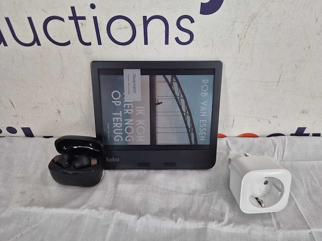 Kobo libra e-reader | jbl tune 230nc | klikaanklikuit schakelaar - afbeelding 1 van  1
