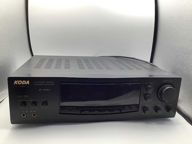 Koda av-1068a versterker - afbeelding 1 van  3